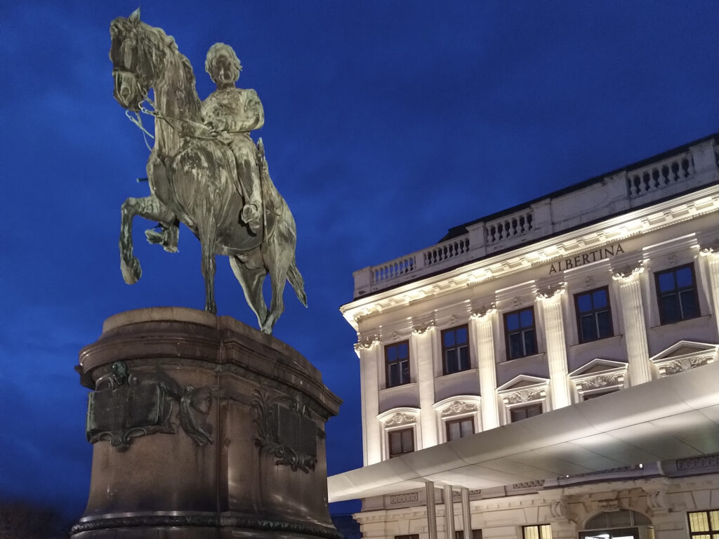 Statue of Archduk Albrecht in front of the Albertina museum in Vienna, photo by Sophie Huijts